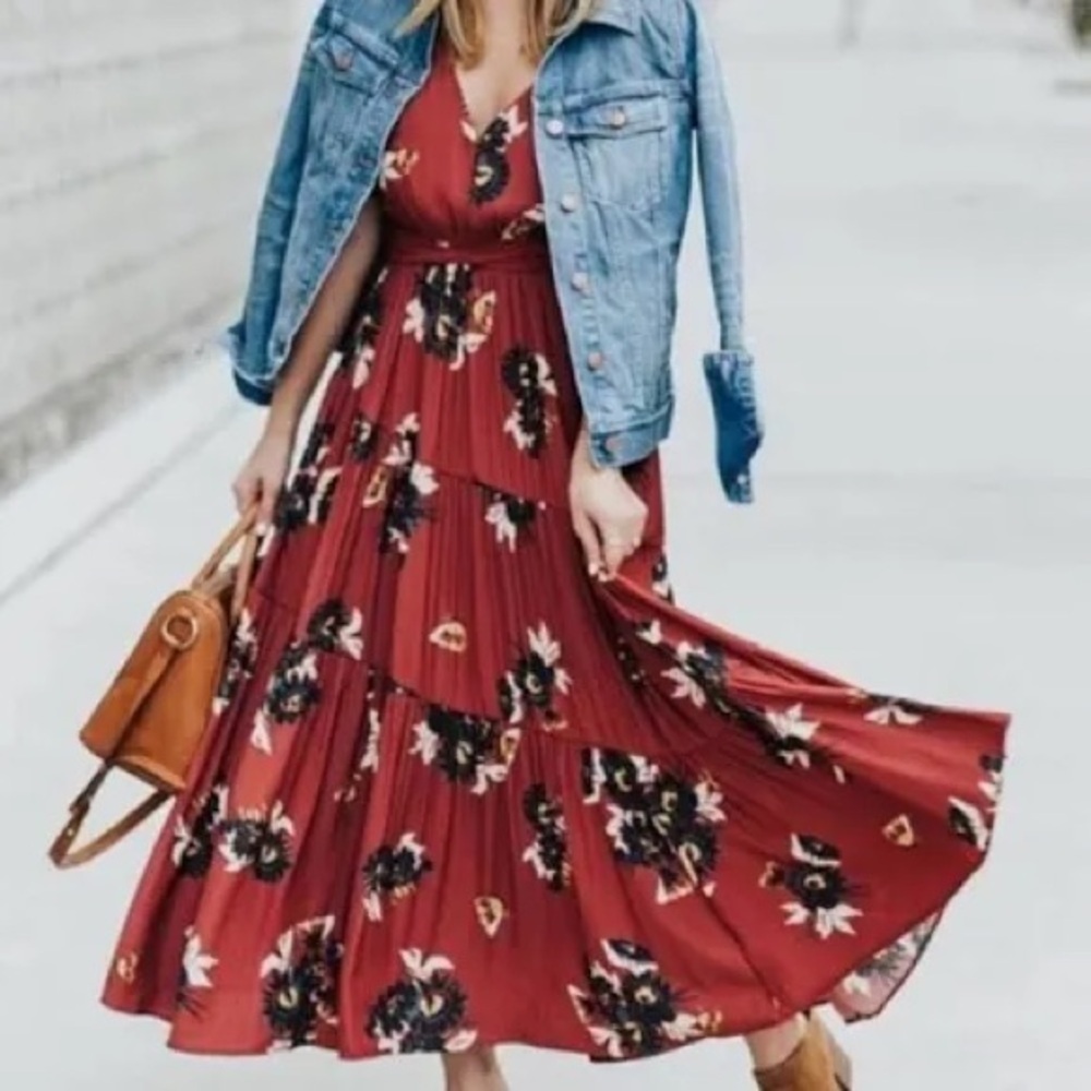 Free People All I Got Floral Maxi Dress Size 8 Red Boho Wrap Style Flowy Festiva - Picture 3 of 9